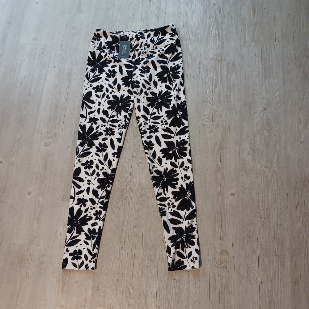 Black and White Floral Leggings